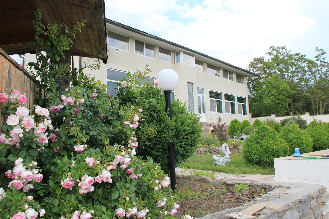 Constancia Hotel Kamjanyi Potoki Kültér fotó