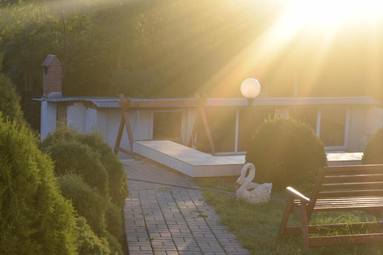Constancia Hotel Kamjanyi Potoki Kültér fotó